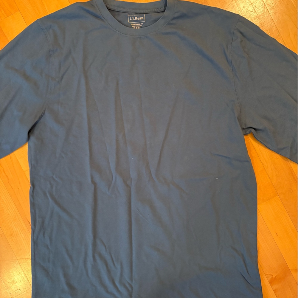 L.L. Bean Men's Crewneck T-Shirt - Blue, size Medium